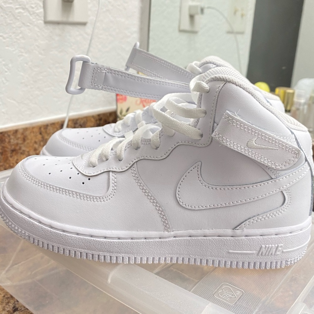 New Nike white AF1 (KIDS Size 3Y=Women 5)